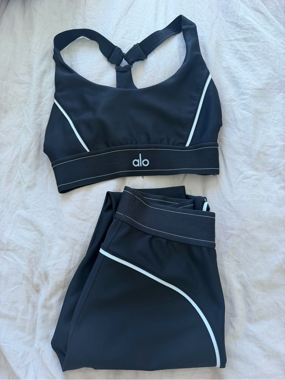 ALO Yoga set - Picture 3 of 3